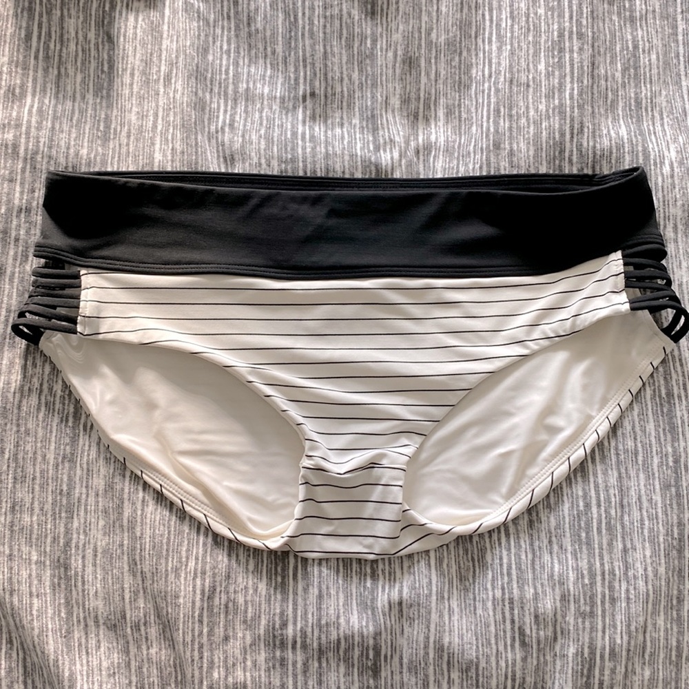 Calia by Carrie Underwood Bikini Bottom.